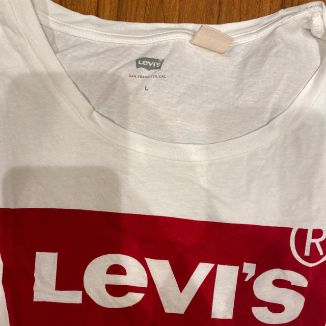 Levi's(リーバイス)のLevi's　リーバイス　Tシャツ　半袖　 レディースのトップス(Tシャツ(半袖/袖なし))の商品写真