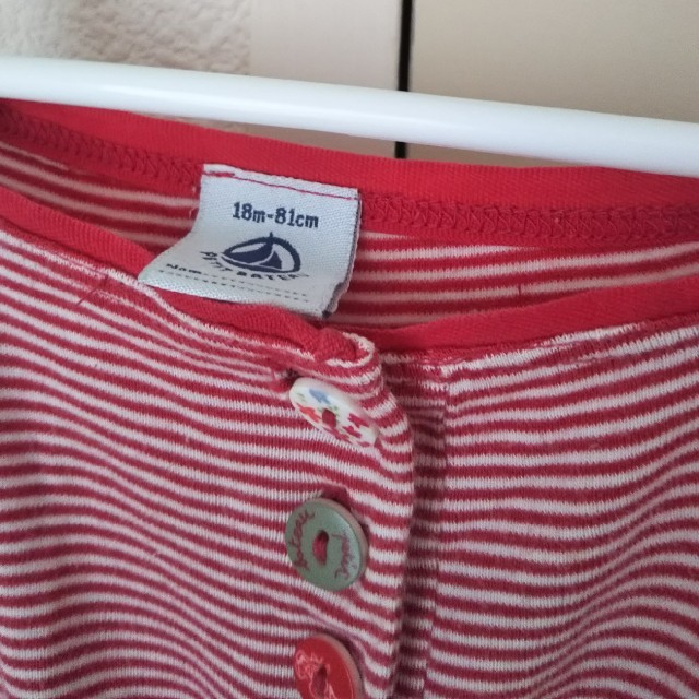 PETIT BATEAU(プチバトー)のプチバトー デザインボタンキャミワンピース キッズ/ベビー/マタニティのキッズ服女の子用(90cm~)(ワンピース)の商品写真