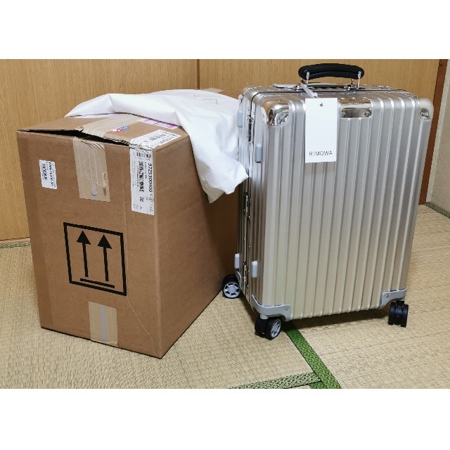 【新品】リモワ RIMOWA クラシック キャビン 36L シルバー