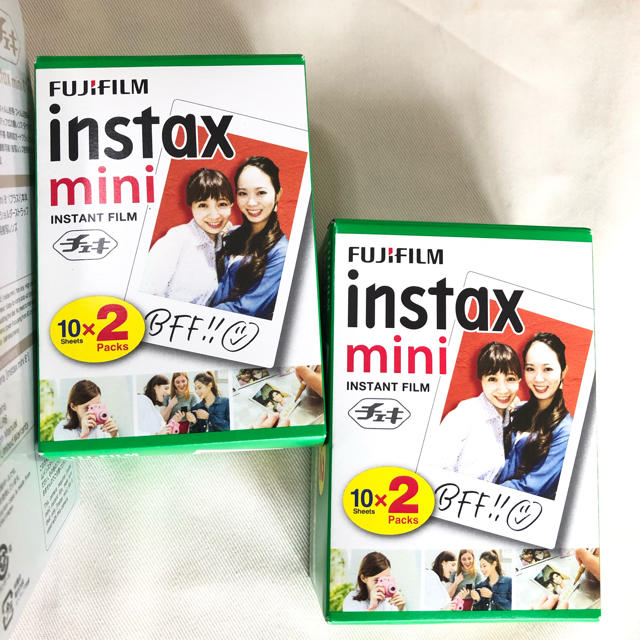 富士フイルム(フジフイルム)のFUJI FILM INSTAX MINI 8+ N VANILLA スマホ/家電/カメラのカメラ(フィルムカメラ)の商品写真