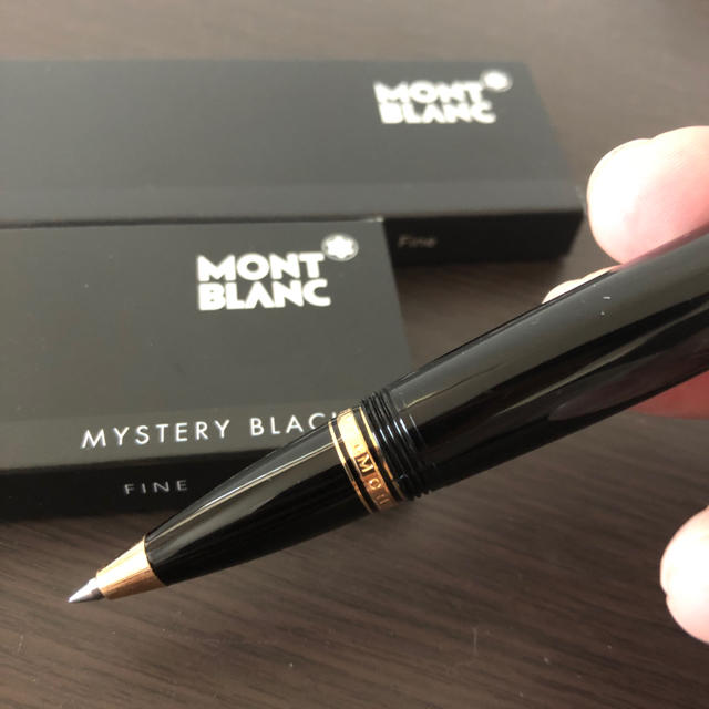 MONTBLANC(モンブラン)のモンブラン　ボエム　レフィル4点付き！　ボールペン　ブラックストーン インテリア/住まい/日用品の文房具(ペン/マーカー)の商品写真