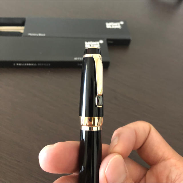 MONTBLANC(モンブラン)のモンブラン　ボエム　レフィル4点付き！　ボールペン　ブラックストーン インテリア/住まい/日用品の文房具(ペン/マーカー)の商品写真