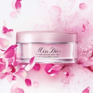 ディオール(Dior)の【数量限定】✨🌹DIOR🌹✨ブルーミングボディーパウダー✨【新品】限定リボン(ボディパウダー)