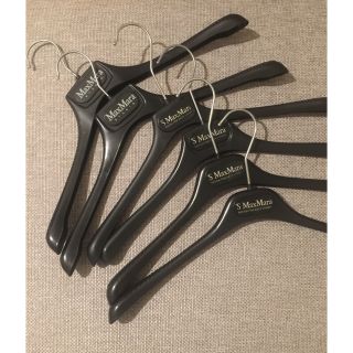Max Mara(押し入れ収納/ハンガー)のフリマアイテム一覧 Max Mara(押し入れ収納/ハンガー)のフリマアイテム一覧