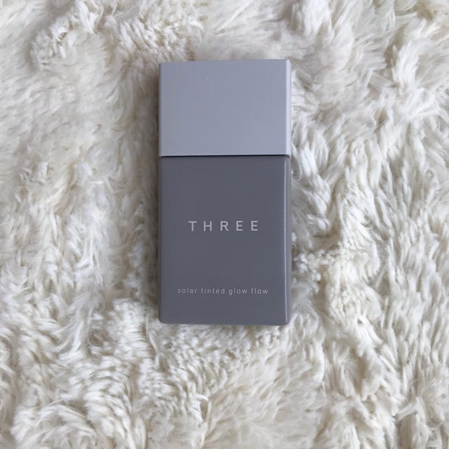 THREE(スリー)のソーラーティンティドグローフロー 02 コスメ/美容のベースメイク/化粧品(ファンデーション)の商品写真
