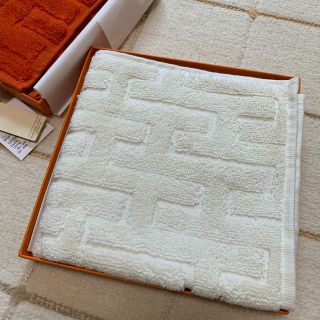 エルメス(Hermes)の10日迄限定お値下げ‼︎HERMES ハンドタオル　White 箱無し(タオル/バス用品)