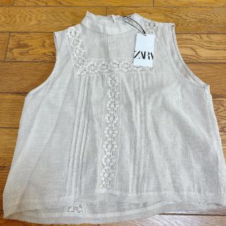 ザラ(ZARA)の今期新品 ZARA 刺繍入りラスティックトップス(シャツ/ブラウス(半袖/袖なし))