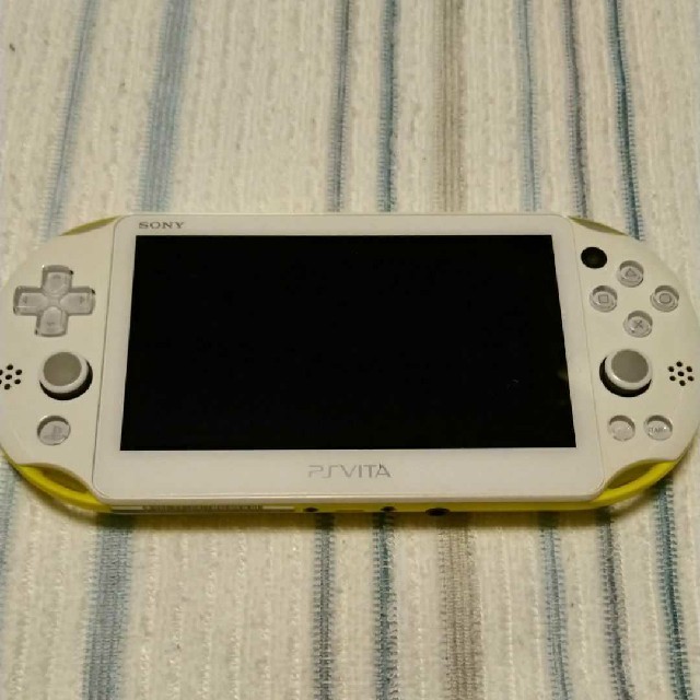 PlayStation®Vita ライムグリーン/ホワイ…