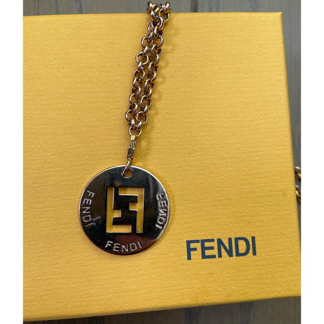 未使用品　FENDI フェンディ　ネックレス　ゴールド