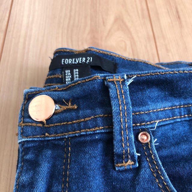 FOREVER 21(フォーエバートゥエンティーワン)のフォエバー21 デニム レディースのパンツ(デニム/ジーンズ)の商品写真