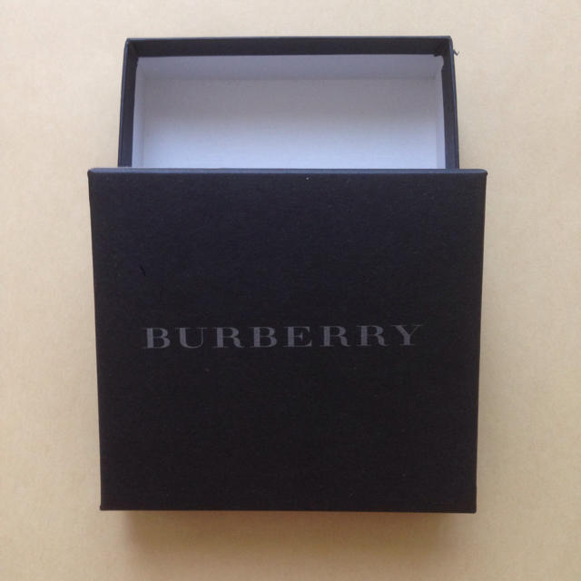 BURBERRY 空箱 レディースのバッグ(ショップ袋)の商品写真