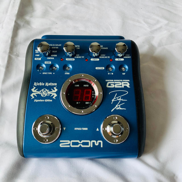 Zoom(ズーム)のZoom G2R Richie Kotzen Signature Edition 楽器のDTM/DAW(オーディオインターフェイス)の商品写真