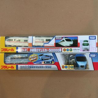 タカラトミー(Takara Tomy)のプラレール小田急ロマンスカーシリーズ二台セット(電車のおもちゃ/車)