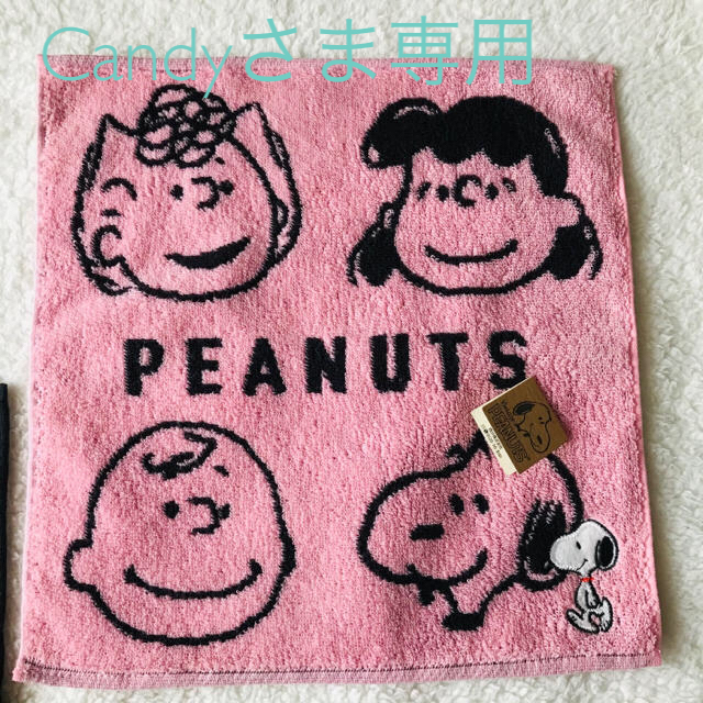 新品 ★ SNOOPY  スヌーピー ★ タオルハンカチ　ピンク エンタメ/ホビーのおもちゃ/ぬいぐるみ(キャラクターグッズ)の商品写真