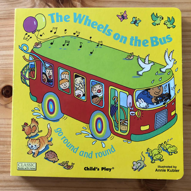 The Wheels on the Bus Go Round and Round エンタメ/ホビーの本(洋書)の商品写真