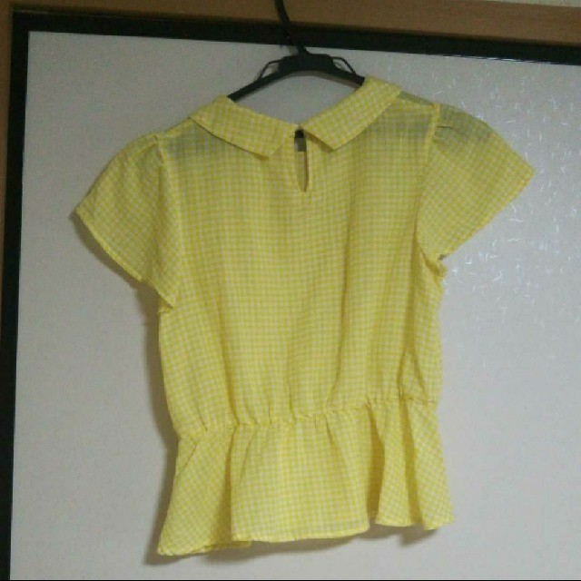 w closet(ダブルクローゼット)のw closet 黄色 ギンガムチェック ブラウス レディースのトップス(シャツ/ブラウス(半袖/袖なし))の商品写真