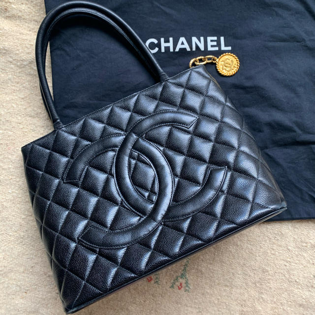 CHANEL - シャネル　レザー　トートバッグ　ヴィンテージ