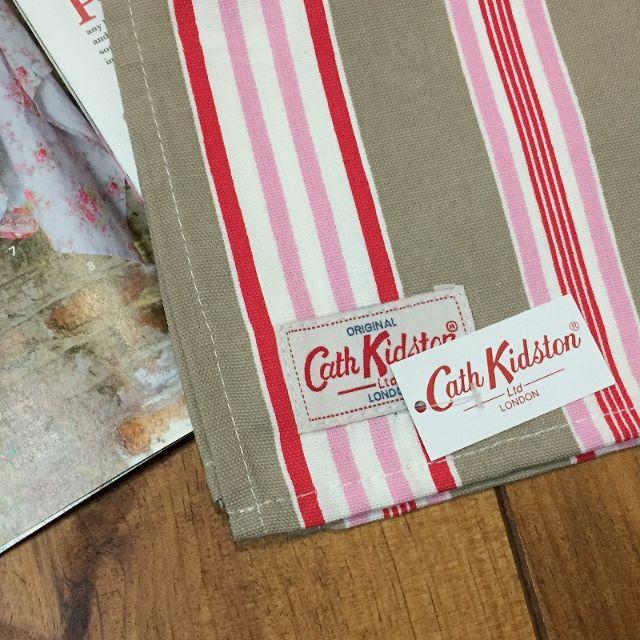 Cath Kidston(キャスキッドソン)の新品 キャスキッドソン ティータオル ティッキングブラウンマルチ インテリア/住まい/日用品のキッチン/食器(その他)の商品写真