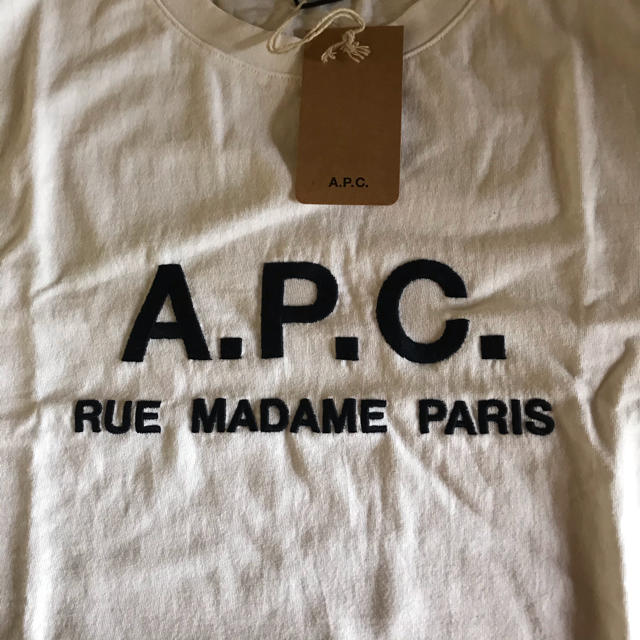 A.P.CのTシャツ 1