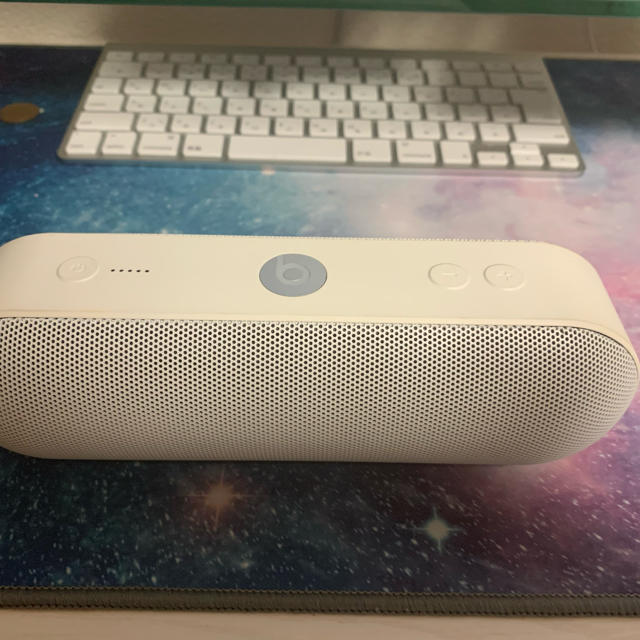 Beats by Dr Dre(ビーツバイドクタードレ)のbeats pill + スマホ/家電/カメラのオーディオ機器(スピーカー)の商品写真