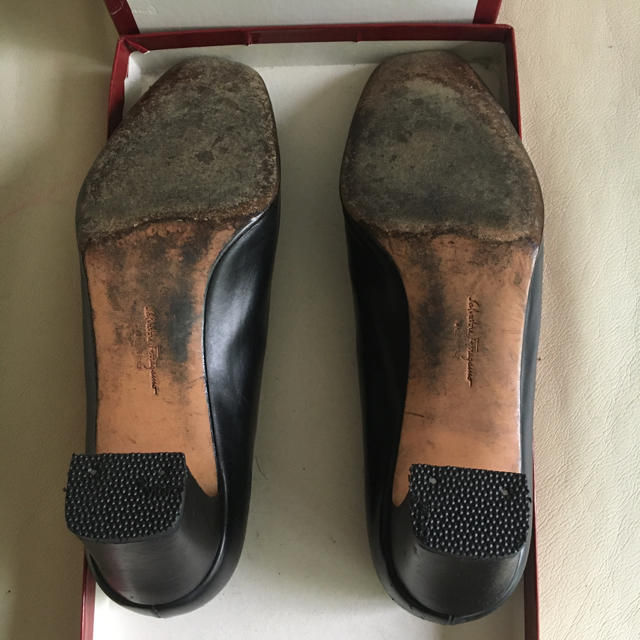 Salvatore Ferragamo(サルヴァトーレフェラガモ)のフェラガモ パンプス　ヒールリペア済です。23〜23.5サイズ/７C レディースの靴/シューズ(ハイヒール/パンプス)の商品写真