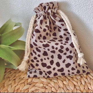 ダルメシアン　ベージュ　巾着　ハンドメイド (外出用品)