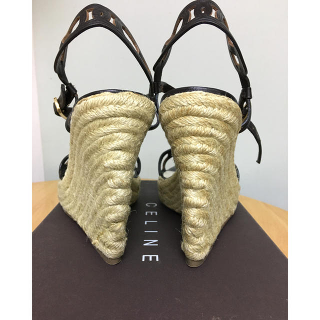 CELINE セリーヌ サンダル 36 カーキ 新品未使用 バイデン政権は制裁強化 セリーヌ CELINE サンダル 新品未使用 36 カーキ サンダル