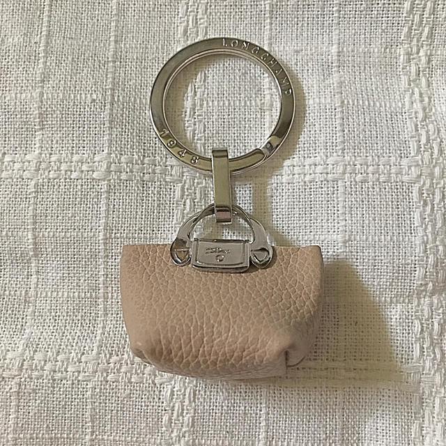 LONGCHAMP キーリング レザー バッグ型キーホルダー ベージュ | フリマアプリ ラクマ