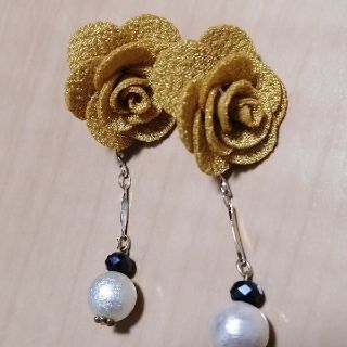 ハンドメイド　ピアス(ピアス)