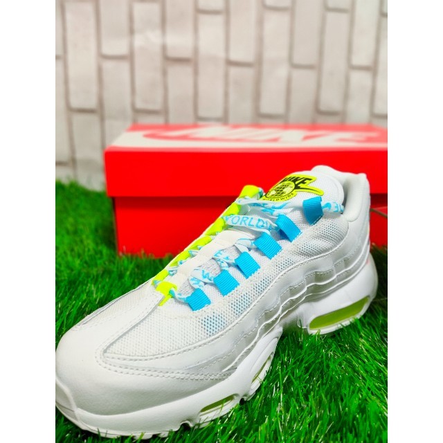 NIKE(ナイキ)のW AIR MAX 95 SE WW 23.5cm ナイキ エアマックス レディースの靴/シューズ(スニーカー)の商品写真