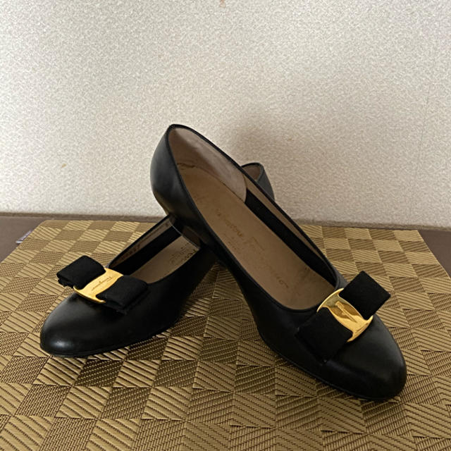 Ferragamo - Ferragamo ローヒールパンプス ブラックの通販 by ラブラビ's shop｜フェラガモならラクマ