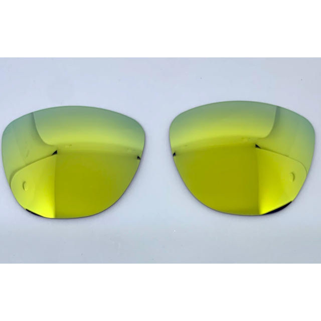 Oakley(オークリー)の【新品未使用】Oakley  Frogskins フロッグスキン 偏光レンズ メンズのファッション小物(サングラス/メガネ)の商品写真