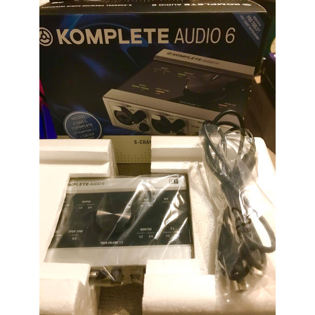 オーディオインターフェース　komplete audio6 楽器のDTM/DAW(オーディオインターフェイス)の商品写真