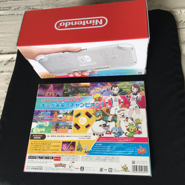 新品ニンテンドースイッチライト ザシアンザマゼンタ（ソードシールド