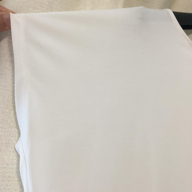 UNIQLO(ユニクロ)のドレープクルーネックT 白　Sサイズ メンズのトップス(Tシャツ/カットソー(半袖/袖なし))の商品写真