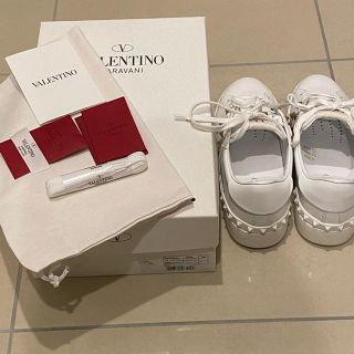 ヴァレンティノ(VALENTINO)のロックスタッズアンタイトルド スニーカー(スニーカー)