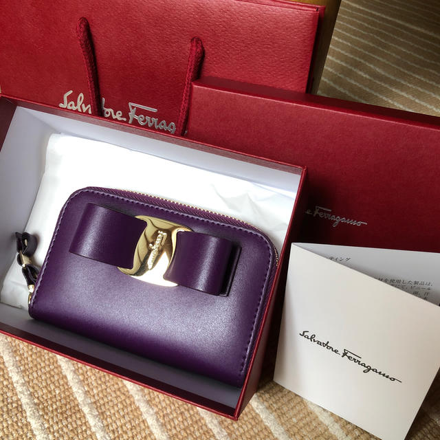 Salvatore Ferragamo(サルヴァトーレフェラガモ)の★りこここ様お品★ レディースのファッション小物(コインケース)の商品写真