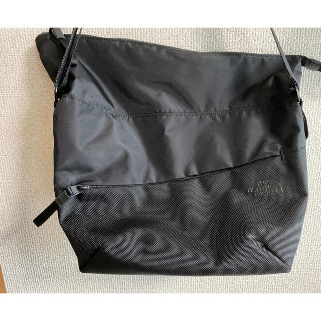 THE NORTH FACE(ザノースフェイス)のノースフェイス　エレクトラトートM メンズのバッグ(ショルダーバッグ)の商品写真