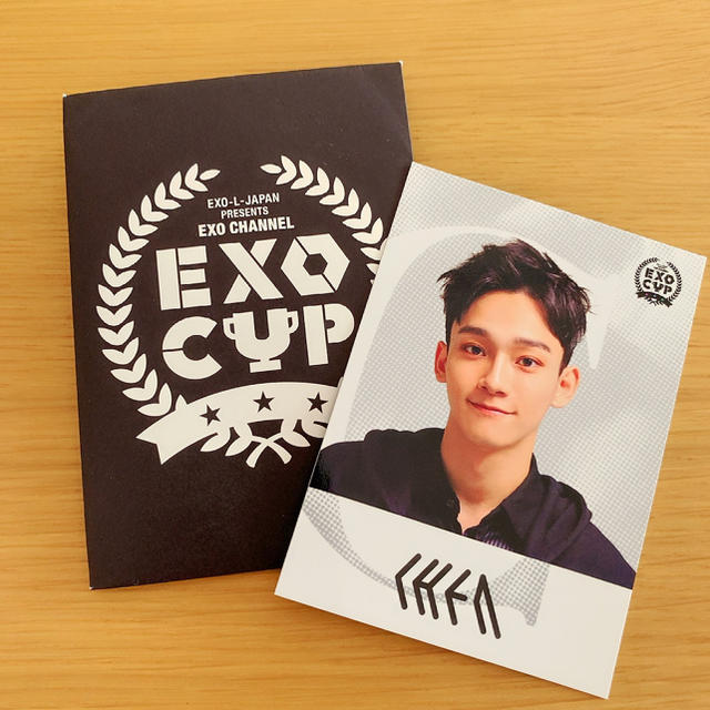 EXO(エクソ)のEXO CUPカード&銀テープ エンタメ/ホビーのCD(K-POP/アジア)の商品写真