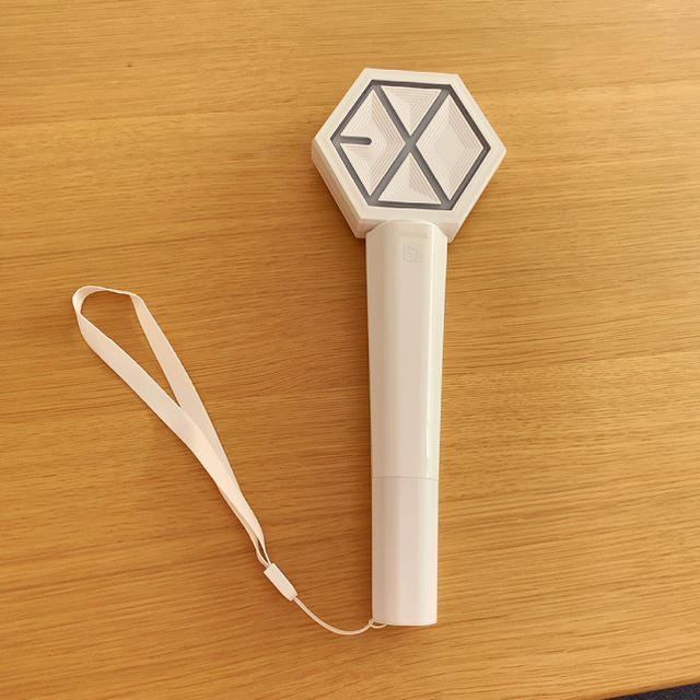 EXO(エクソ)のEXO OFFICIAL LIGHT STICK エンタメ/ホビーのCD(K-POP/アジア)の商品写真