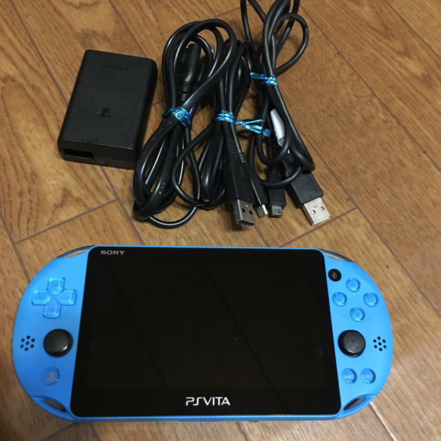 PS  VITA携帯用ゲーム機本体