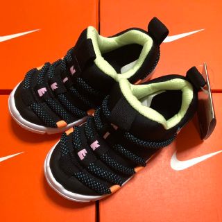 ナイキ(NIKE)のNIKE ナイキ スニーカー ノーヴィス NOVICE オレンジ 靴 シューズ(スリッポン)