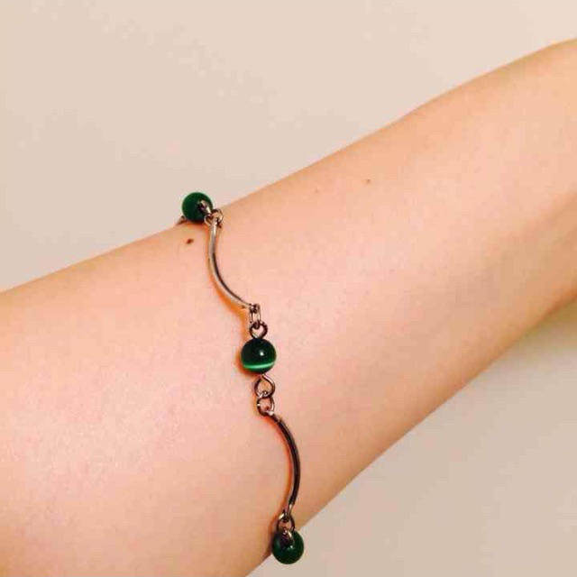 グリーンキャッツアイ ブレスレット ハンドメイドのアクセサリー(ブレスレット/バングル)の商品写真