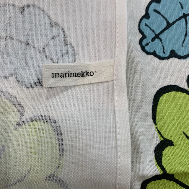 marimekko(マリメッコ)のmarimekko  Maalaisruusu ティータオル　未使用品　 インテリア/住まい/日用品のキッチン/食器(テーブル用品)の商品写真