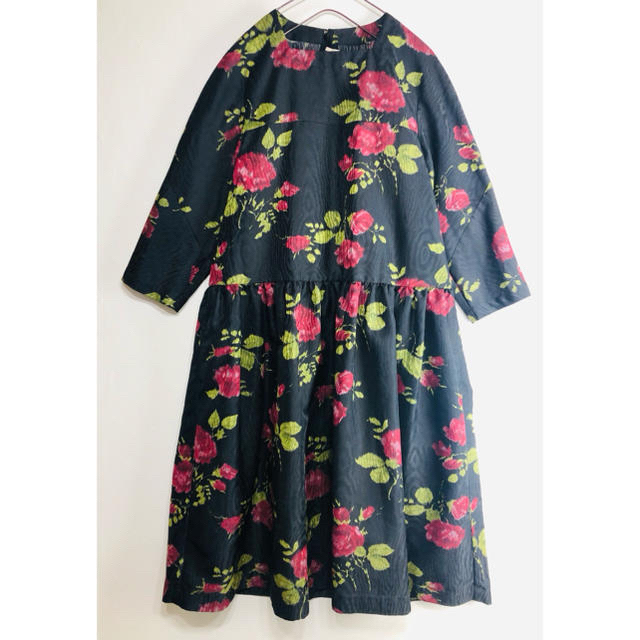 COMME des GARCONS(コムデギャルソン)のコムデギャルソン ワンピース  rose 黒　ドレス レディースのワンピース(ロングワンピース/マキシワンピース)の商品写真