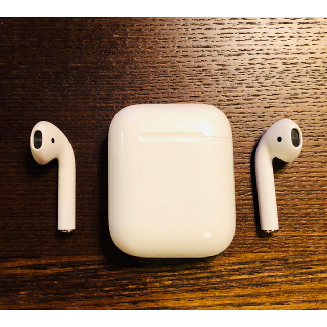 Apple - Apple AirPods with Charging Case 第1世代の通販 by みみ's shop｜アップルならラクマ 再入荷格安