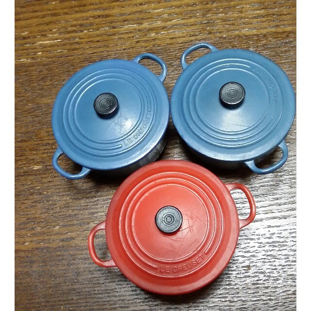 LE CREUSET(ルクルーゼ)のマグネット①　ル・クルーゼ３個 so6 エンタメ/ホビーのコレクション(ノベルティグッズ)の商品写真