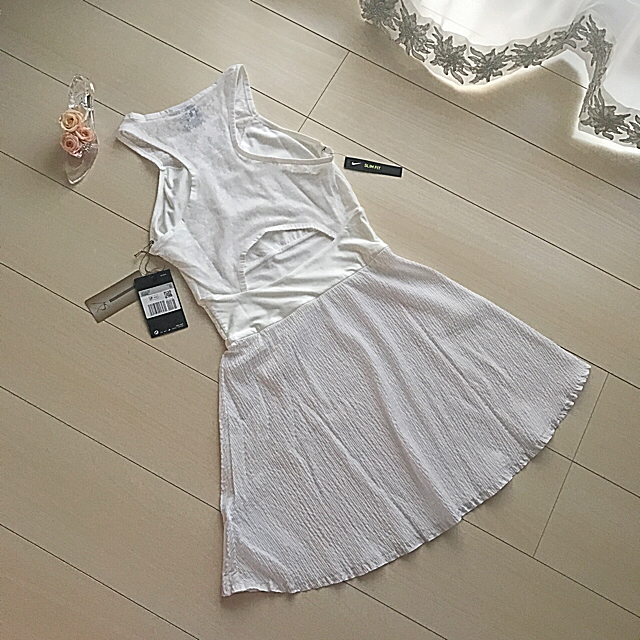 テニスウェア ワンピース白 シャラポワモデル XS テニスウェア ワンピース白 シャラポワモデル XS