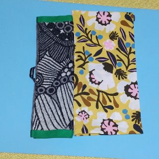 マリメッコ(marimekko)の【美品】マリメッコ　2点セット　クッションカバーミケロほか(タオル/バス用品)