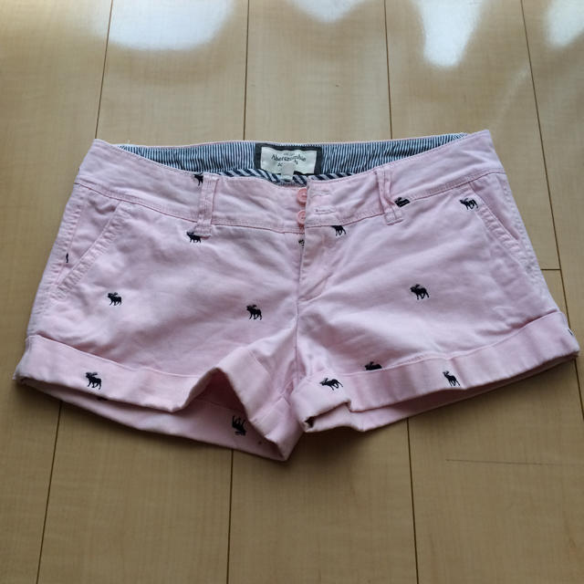 Abercrombie&Fitch(アバクロンビーアンドフィッチ)のアバクロ ピンクショートパンツ レディースのパンツ(ショートパンツ)の商品写真